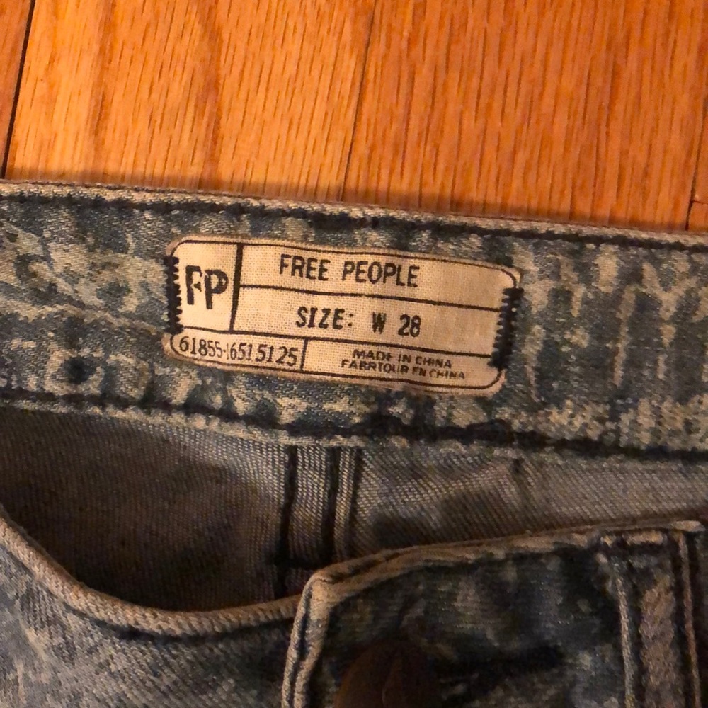 Free People Printed Jeans. Size 28. Ankle Zip - Picture 5 of 6